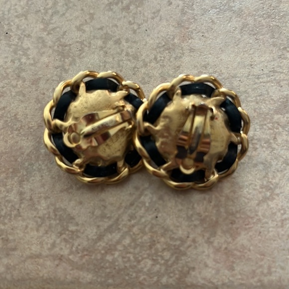 🤩Host Pick🤩 Classic French fashion clip on earrings - Picture 2 of 2